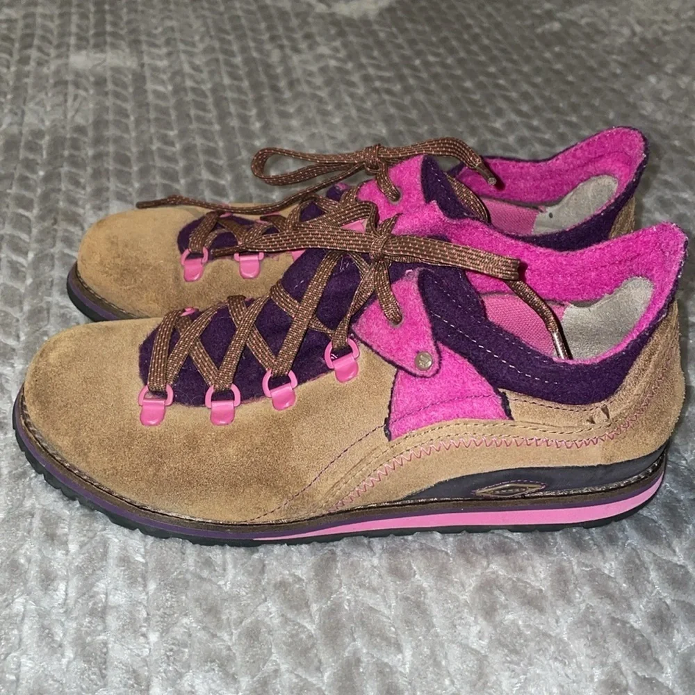 Merrell Dark Earth Shoes.  Size‎ 9.  Vintage. Suede with Wool Sock.